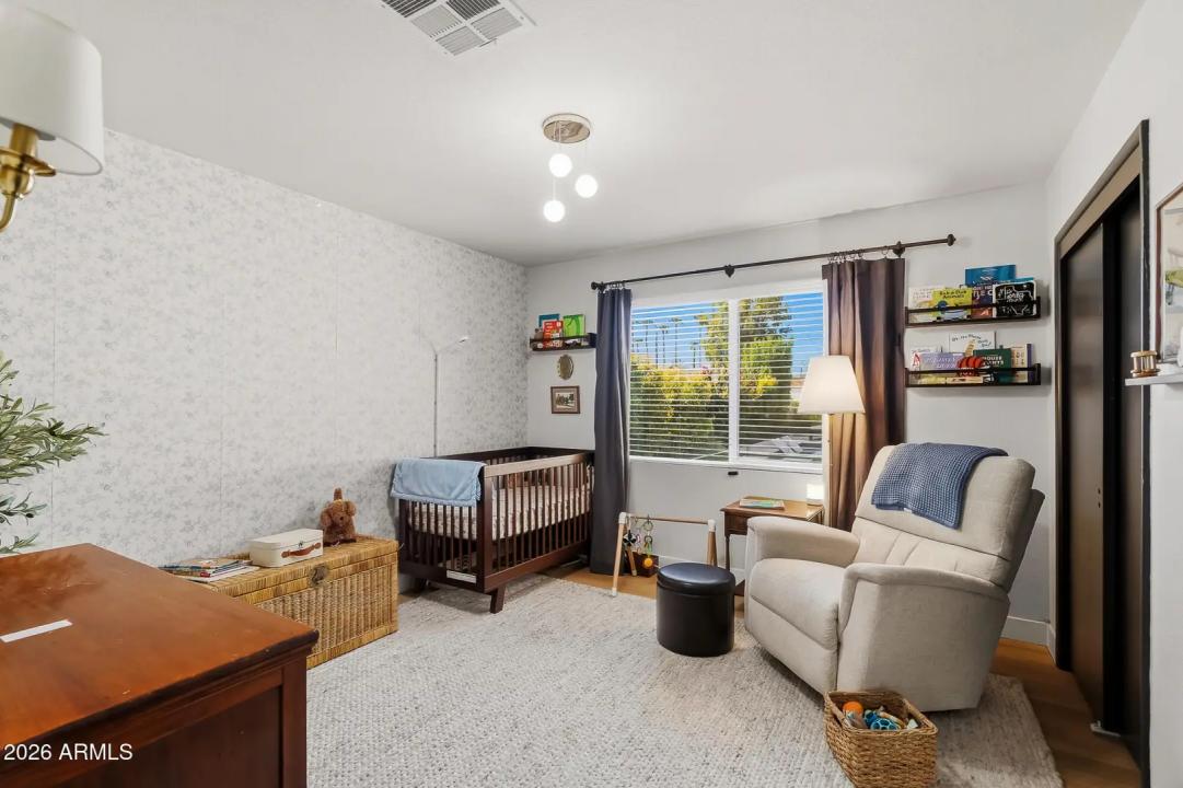 Real Estate Picture 23