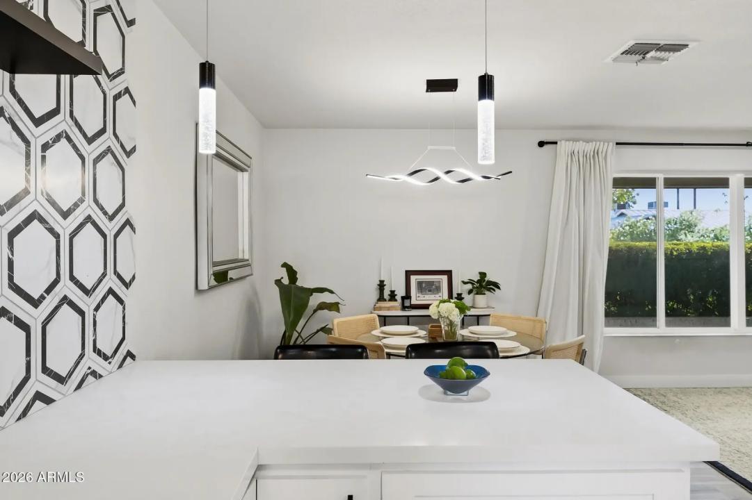 Real Estate Picture 12