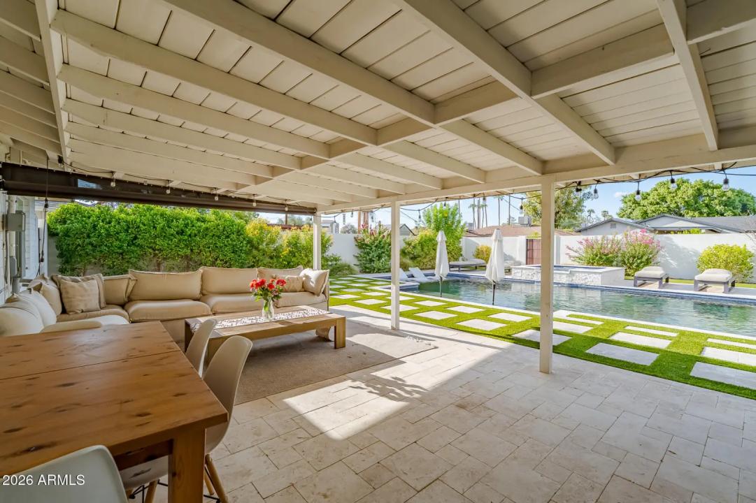 Real Estate Picture 30