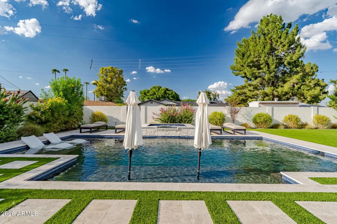 Real Estate Picture 32
