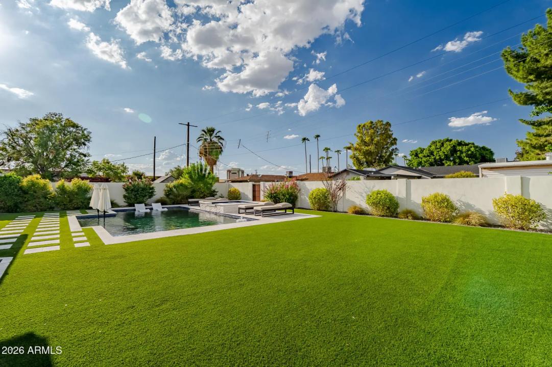 Real Estate Picture 38