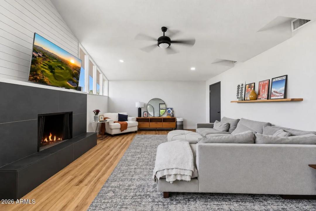Real Estate Picture 19