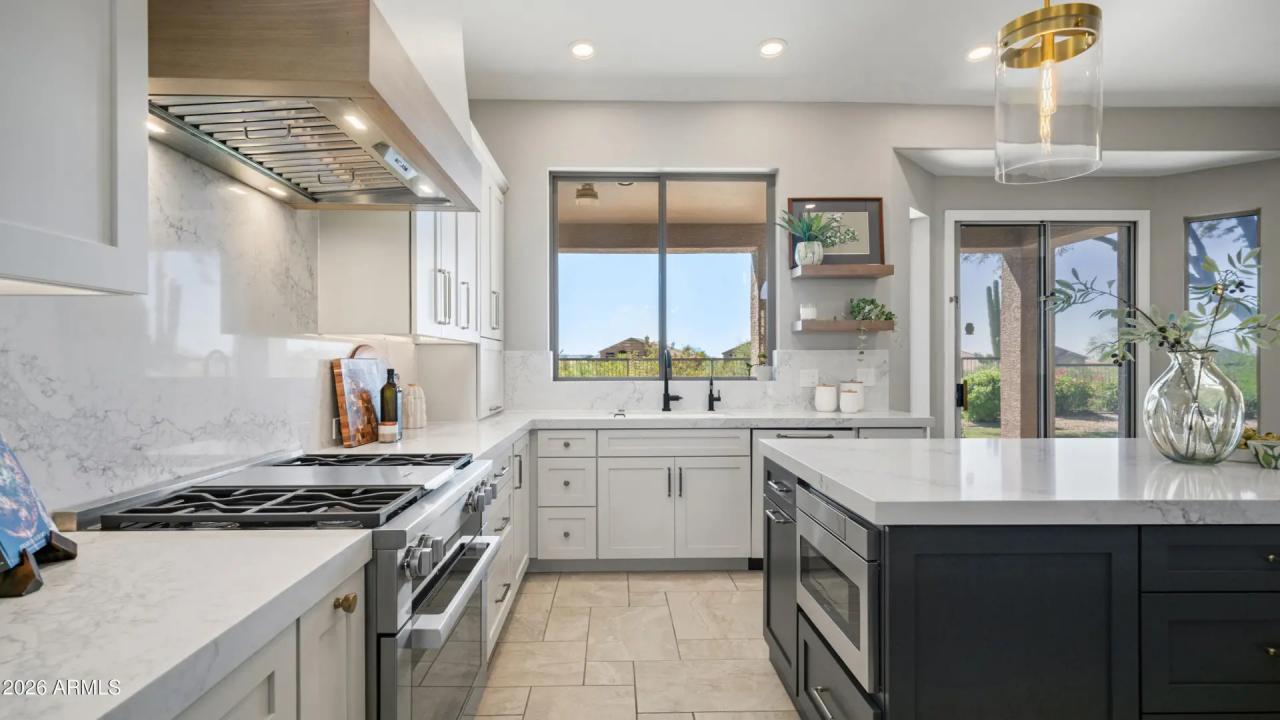 Real Estate Picture 15