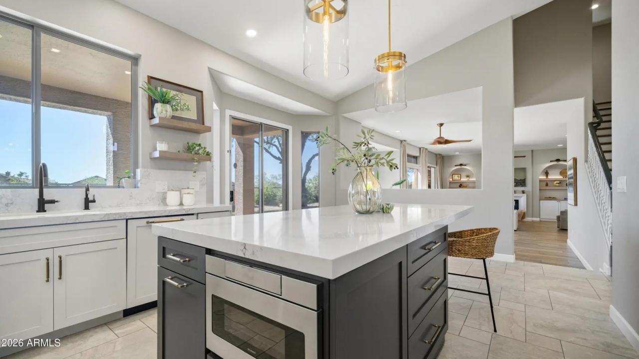 Real Estate Picture 16