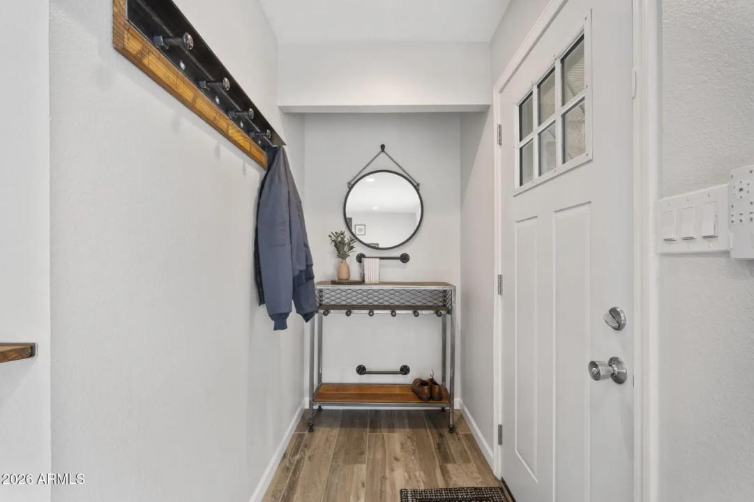 Real Estate Picture 8
