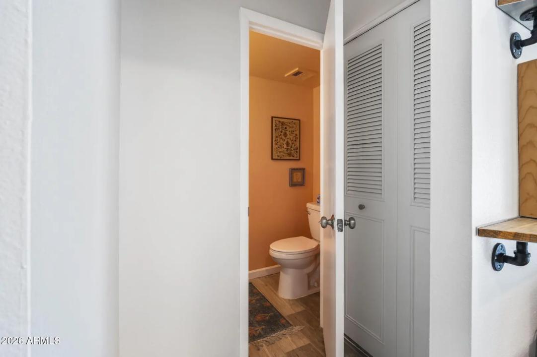 Real Estate Picture 9