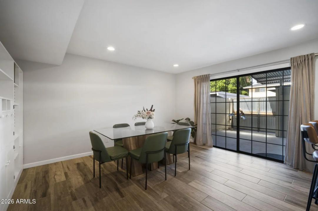 Real Estate Picture 12