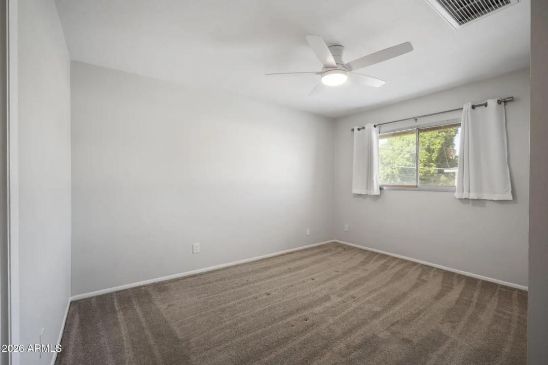 Real Estate Picture 23