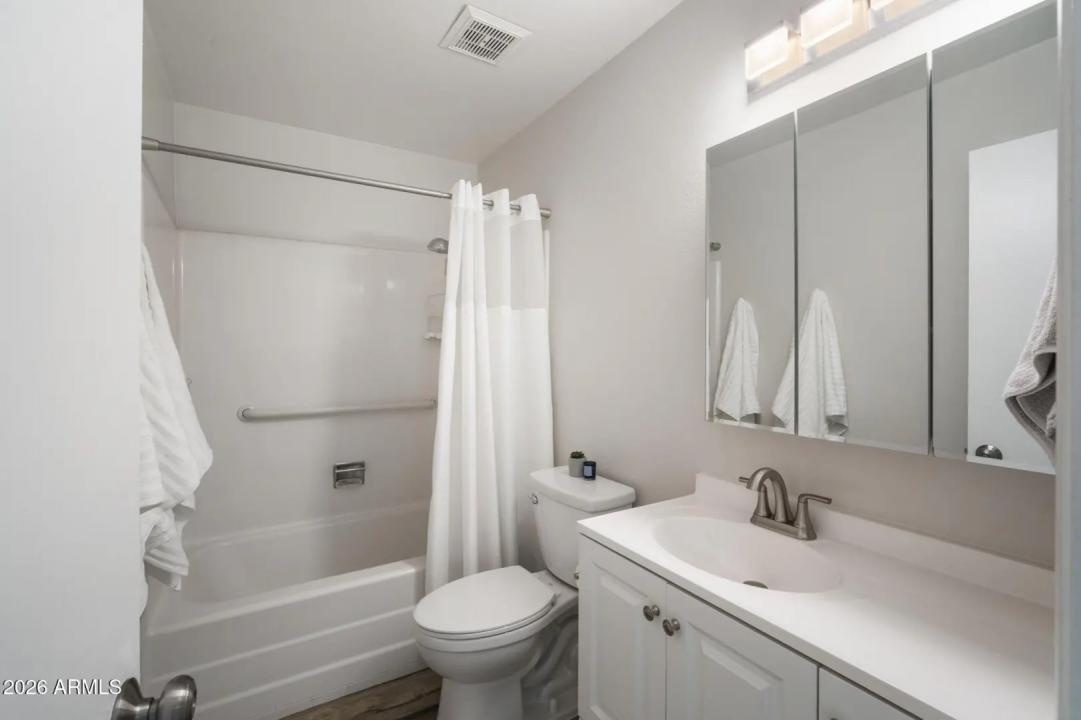 Real Estate Picture 30