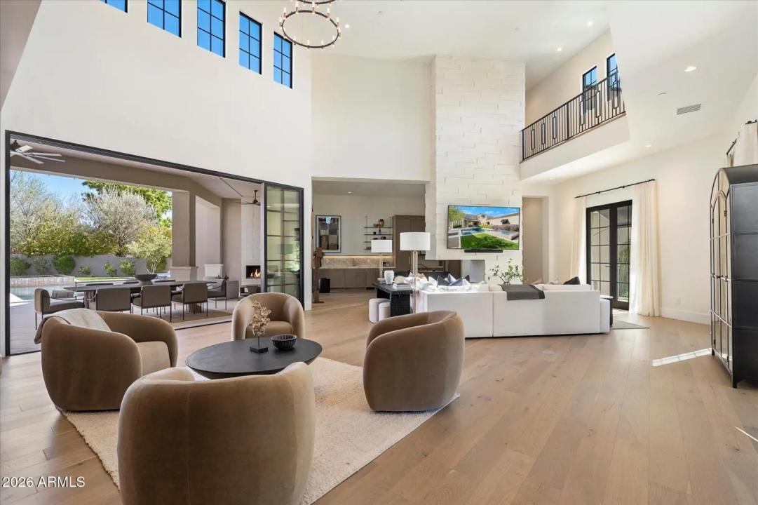 Real Estate Picture 7