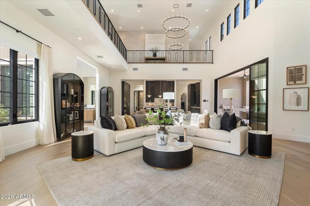 Real Estate Picture 8