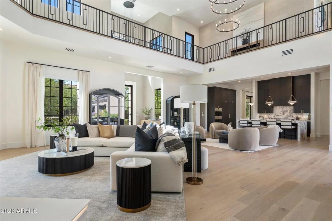 Real Estate Picture 9