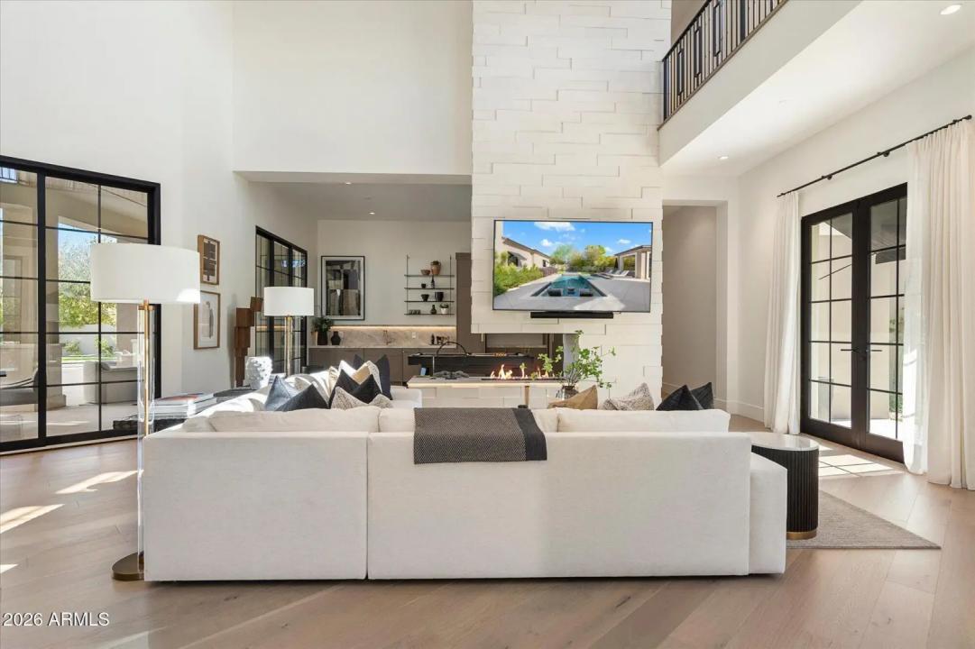 Real Estate Picture 10