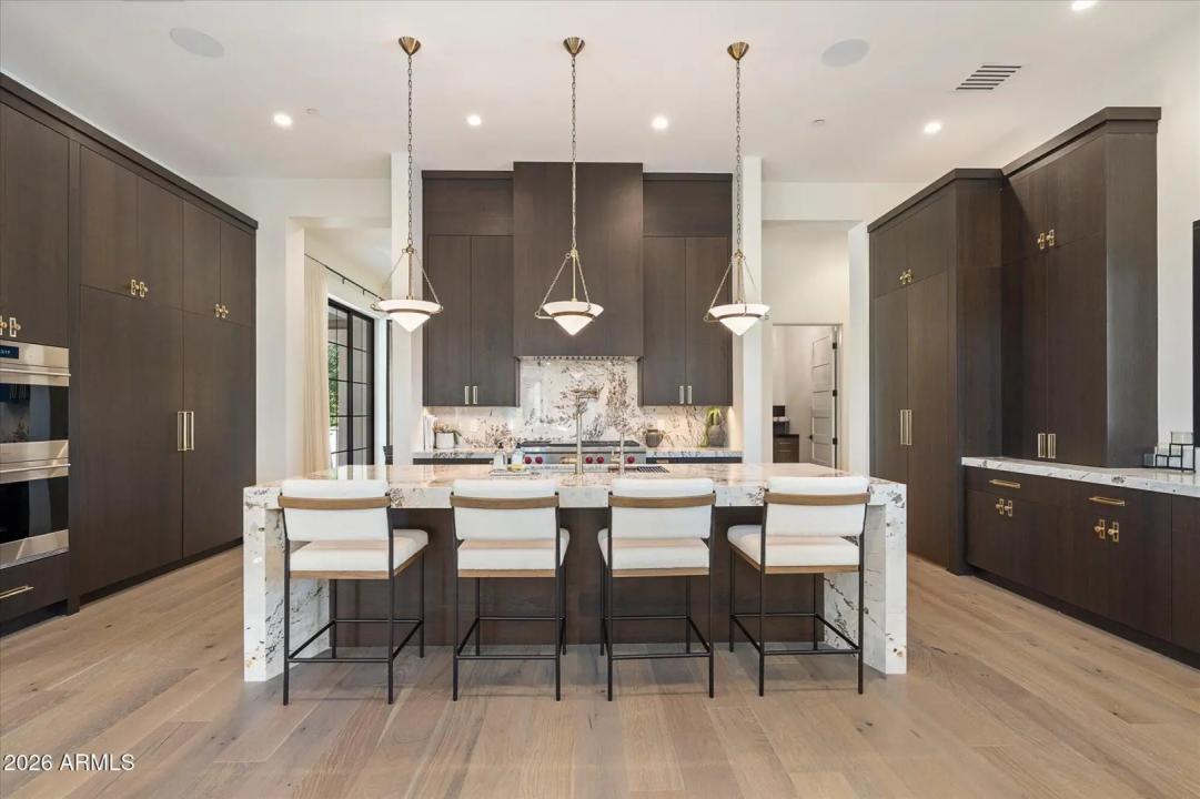 Real Estate Picture 13