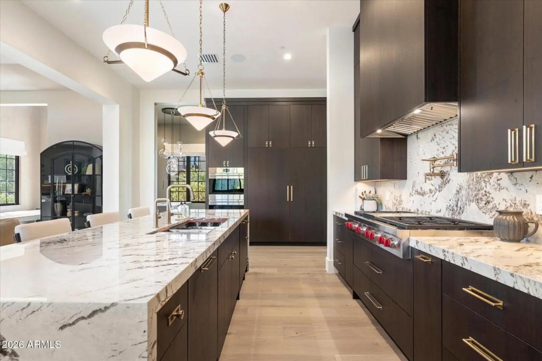 Real Estate Picture 17