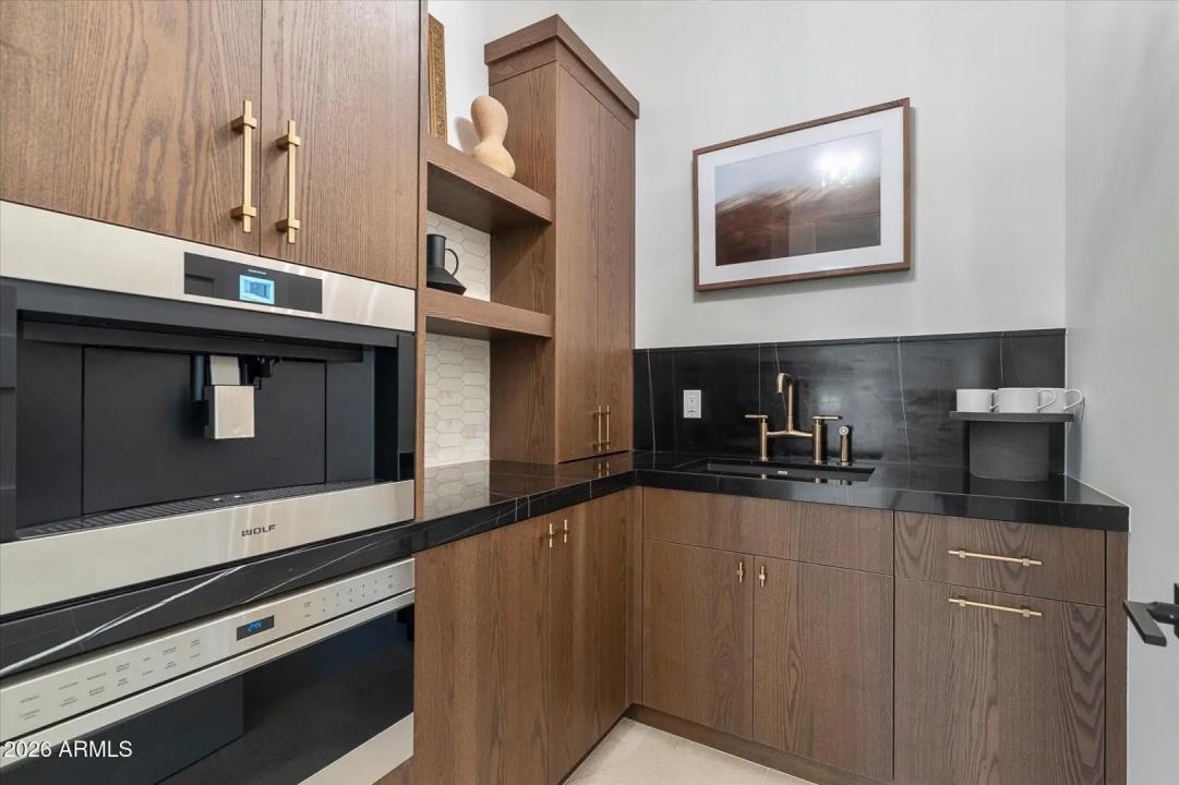 Real Estate Picture 19