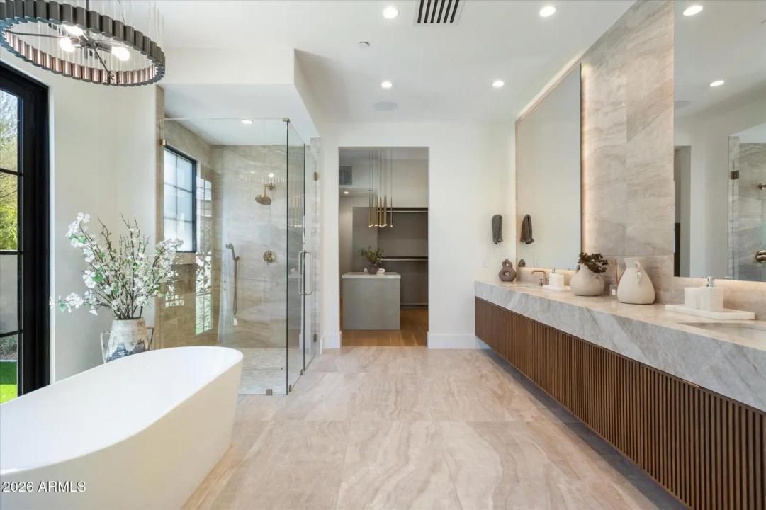 Real Estate Picture 42