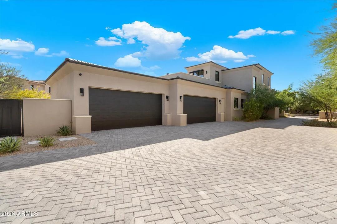 Real Estate Picture 90