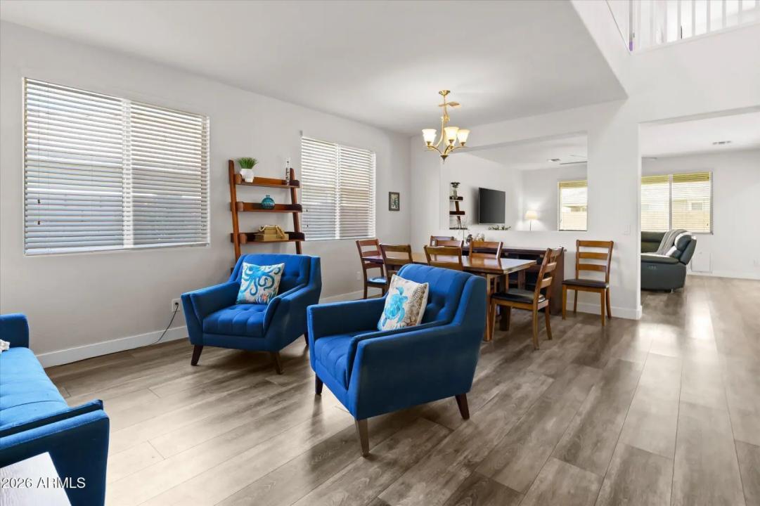 Real Estate Picture 8