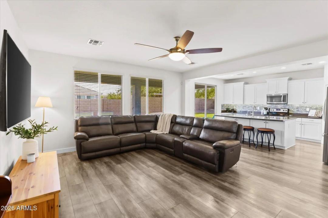 Real Estate Picture 15