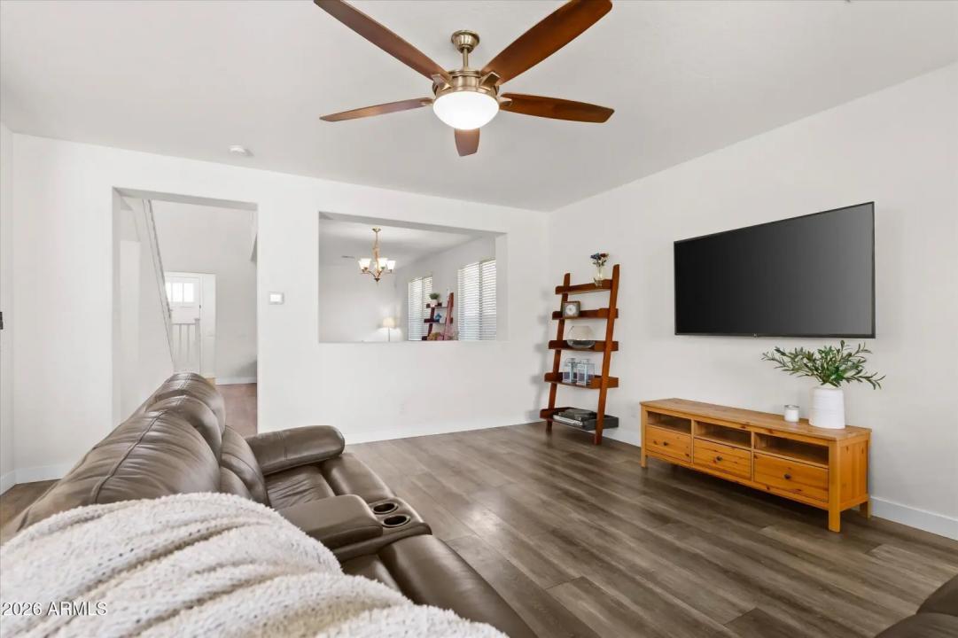 Real Estate Picture 13