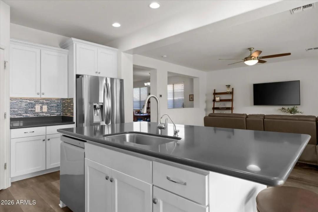 Real Estate Picture 20