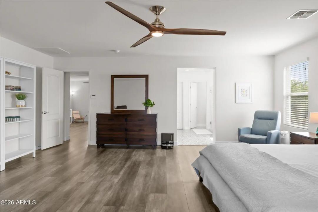 Real Estate Picture 23