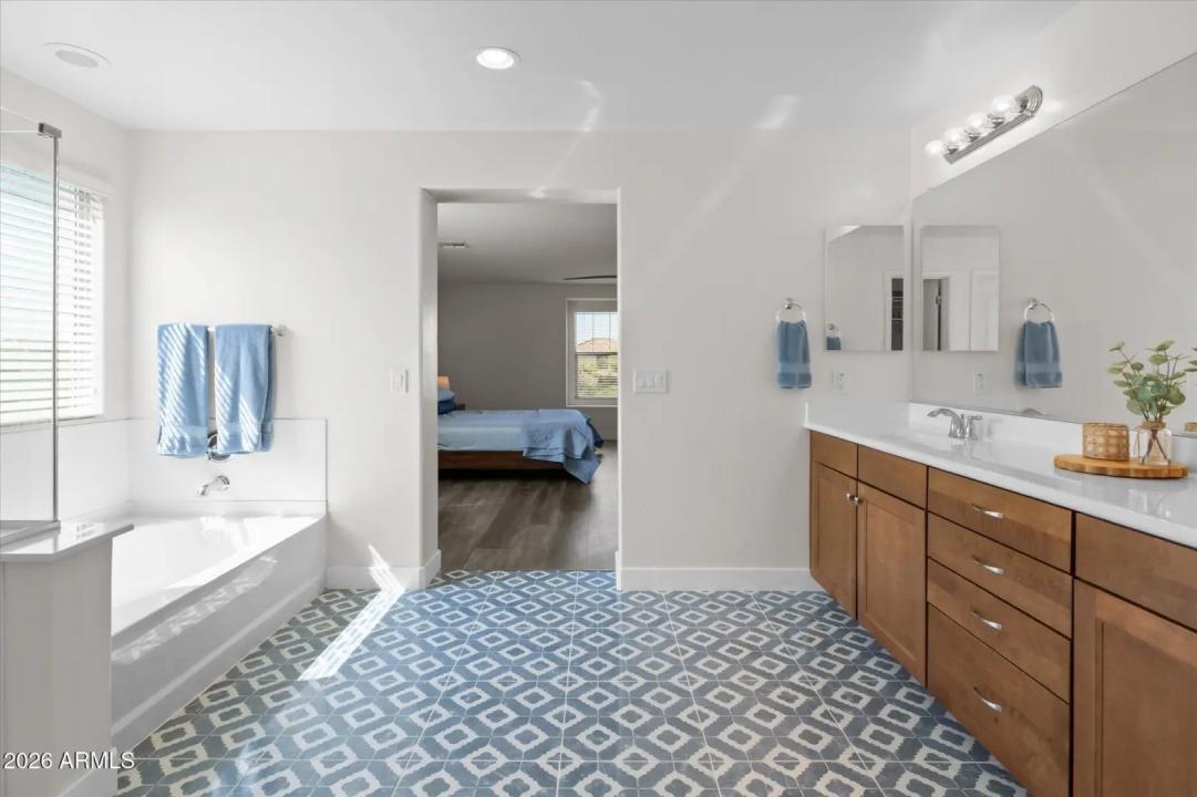 Real Estate Picture 30