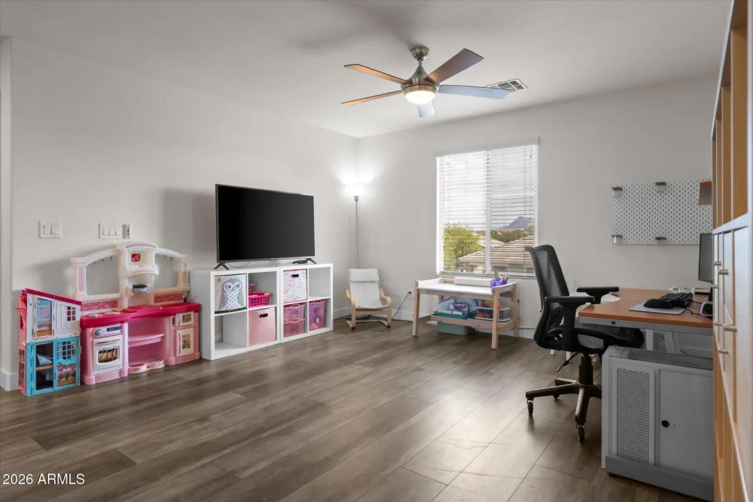 Real Estate Picture 32