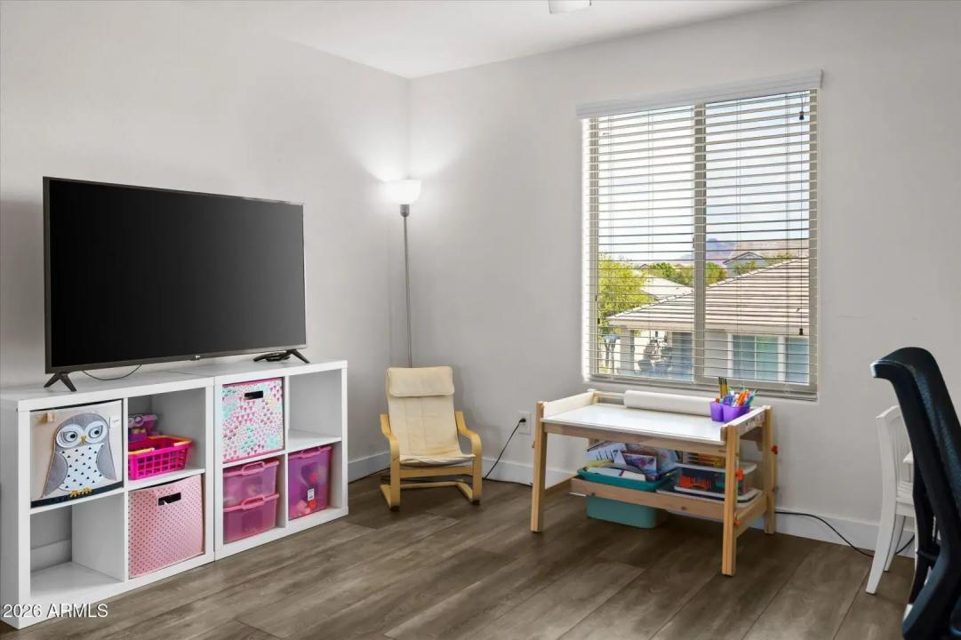 Real Estate Picture 33