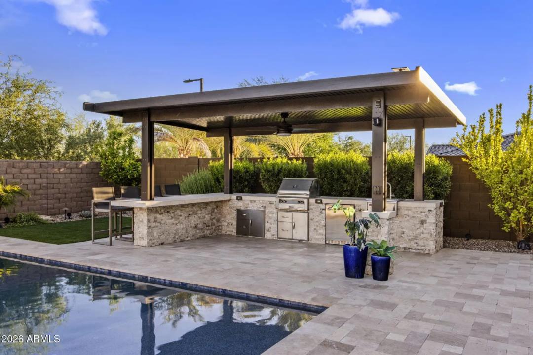 Real Estate Picture 6
