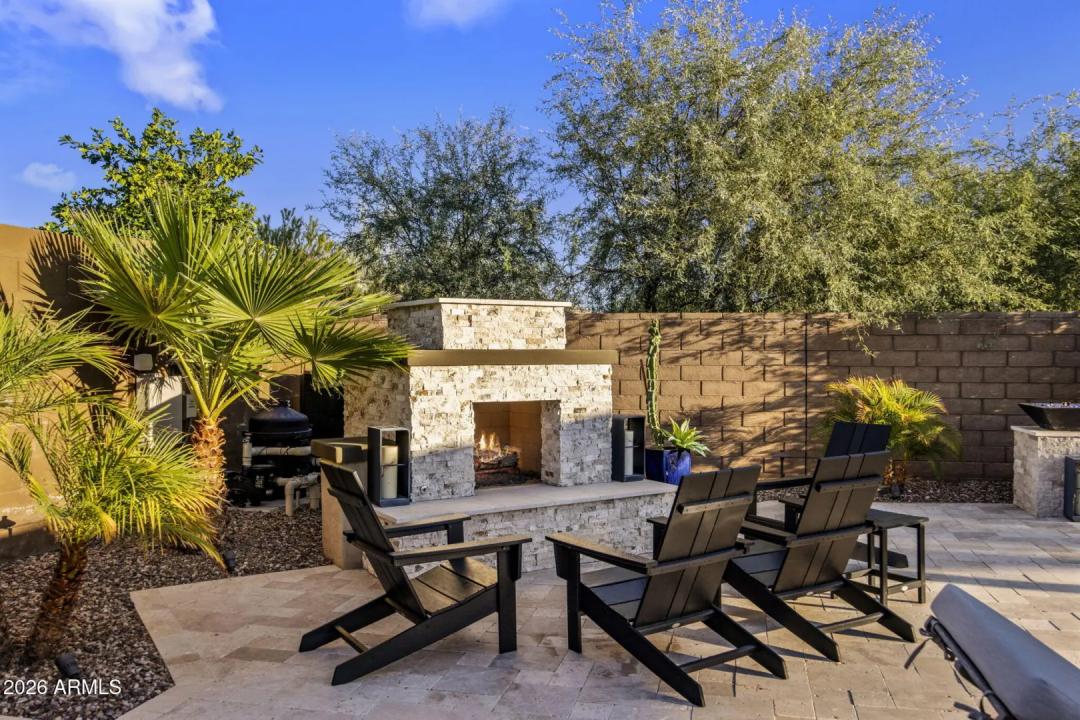 Real Estate Picture 8