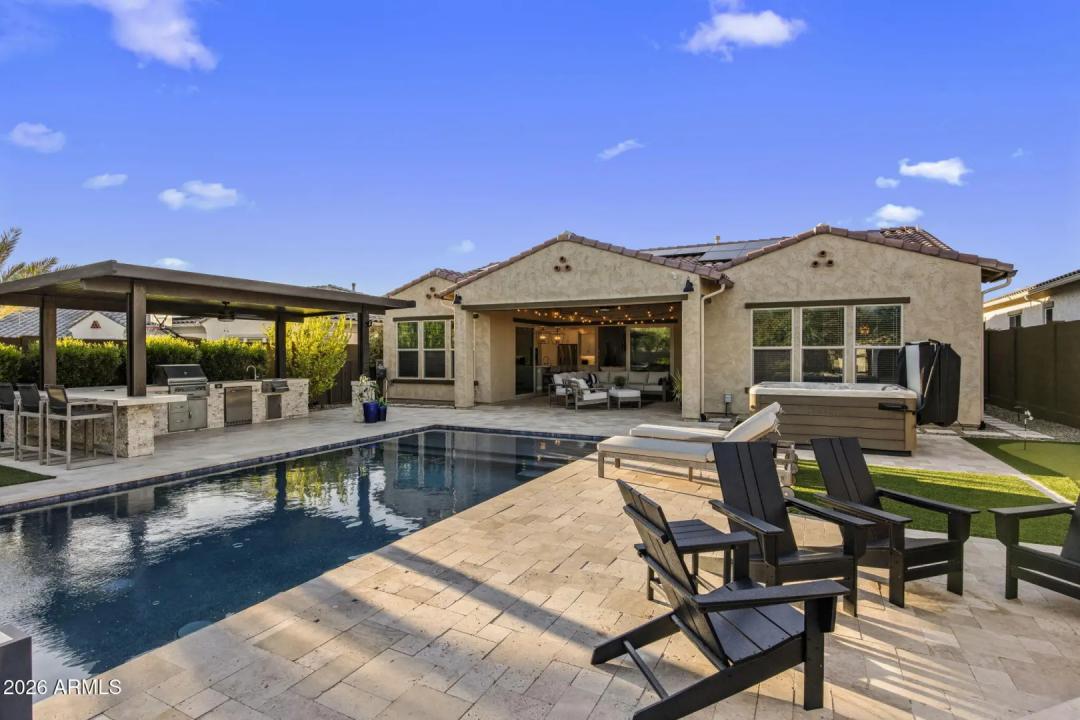 Real Estate Picture 9