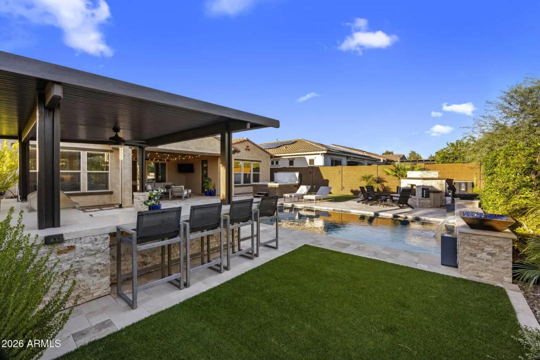 Real Estate Picture 10