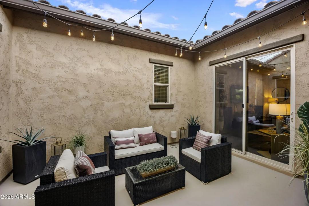 Real Estate Picture 11