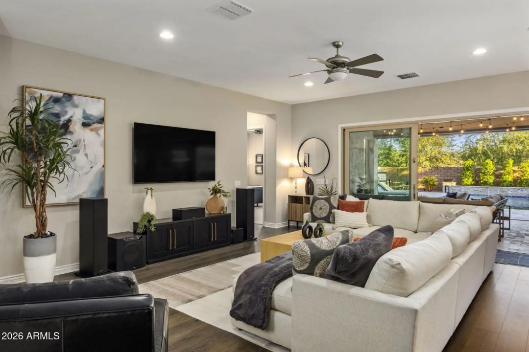 Real Estate Picture 13