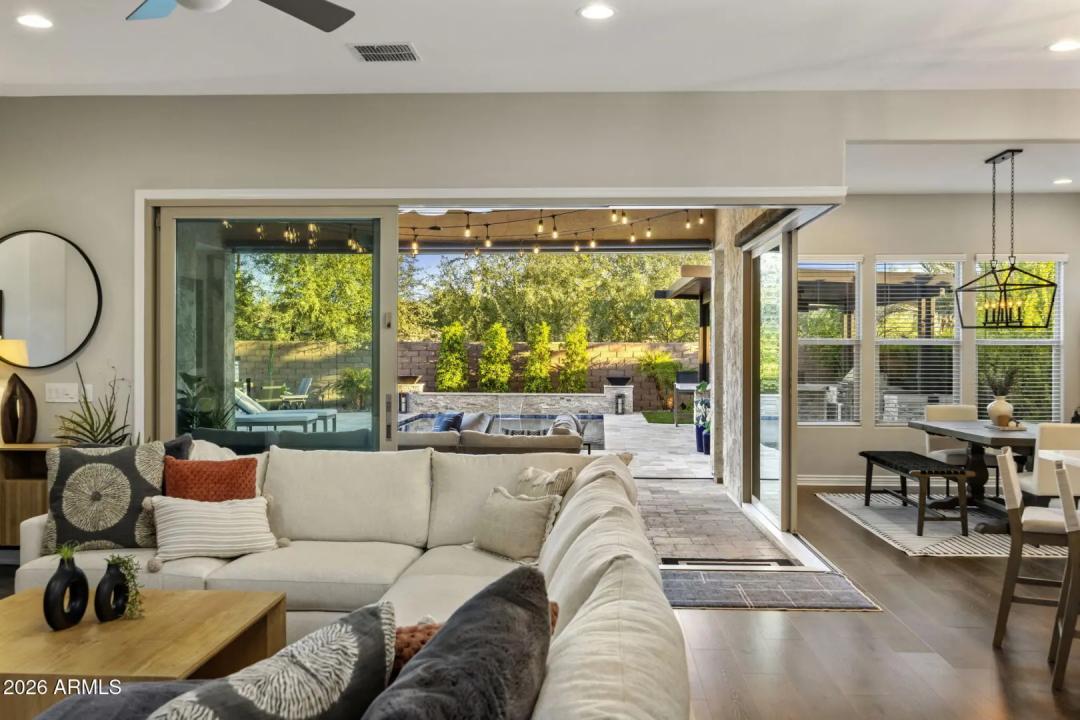 Real Estate Picture 14