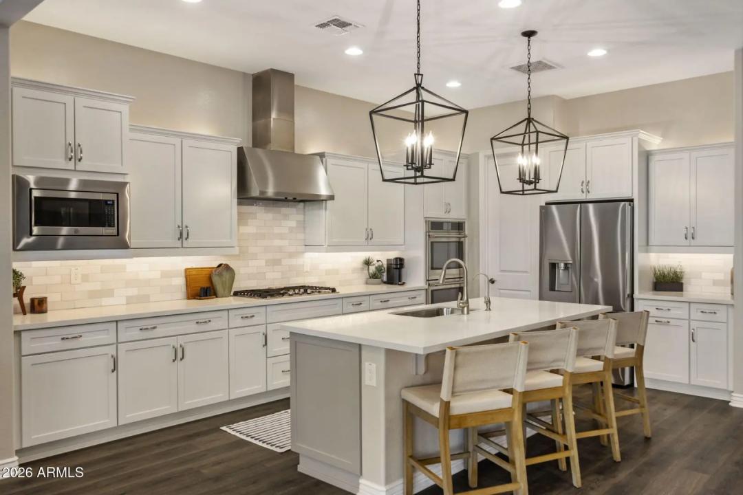 Real Estate Picture 16