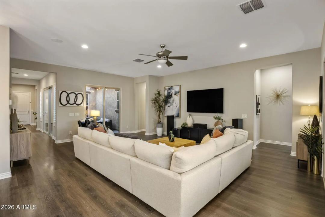 Real Estate Picture 19