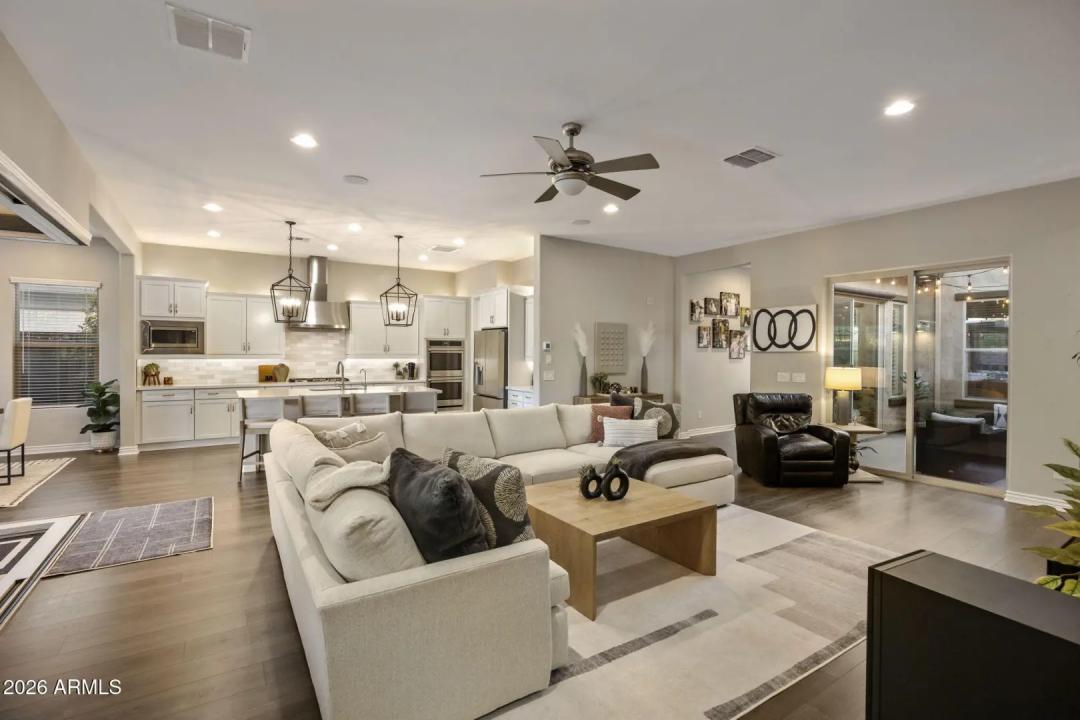 Real Estate Picture 18