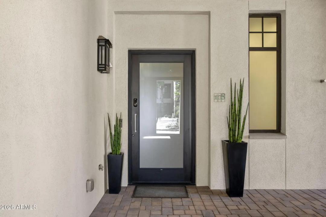 Real Estate Picture 9