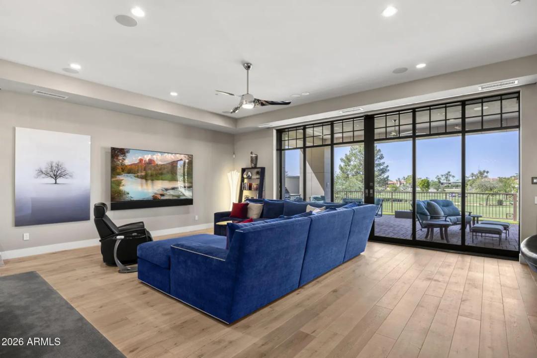 Real Estate Picture 12