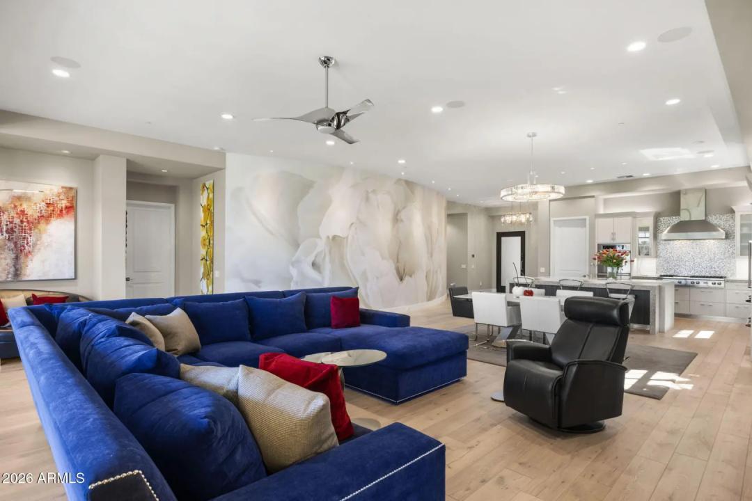 Real Estate Picture 14