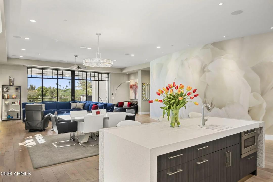 Real Estate Picture 18