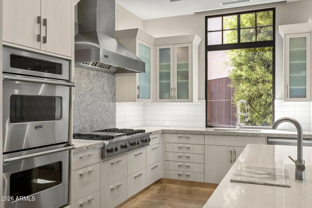 Real Estate Picture 19