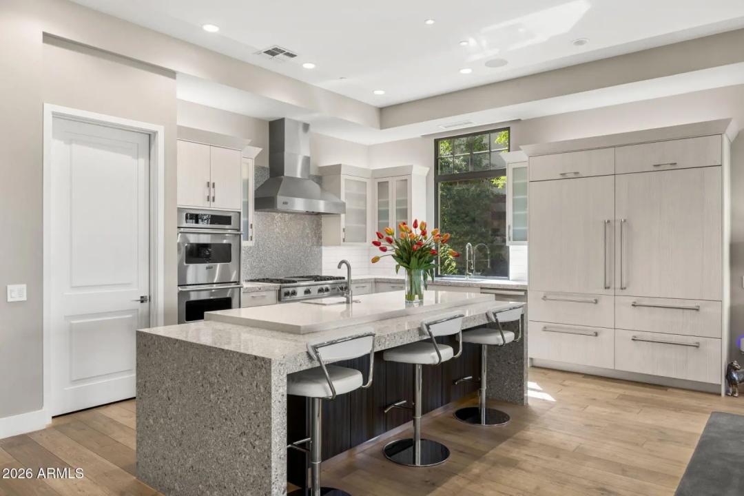 Real Estate Picture 20