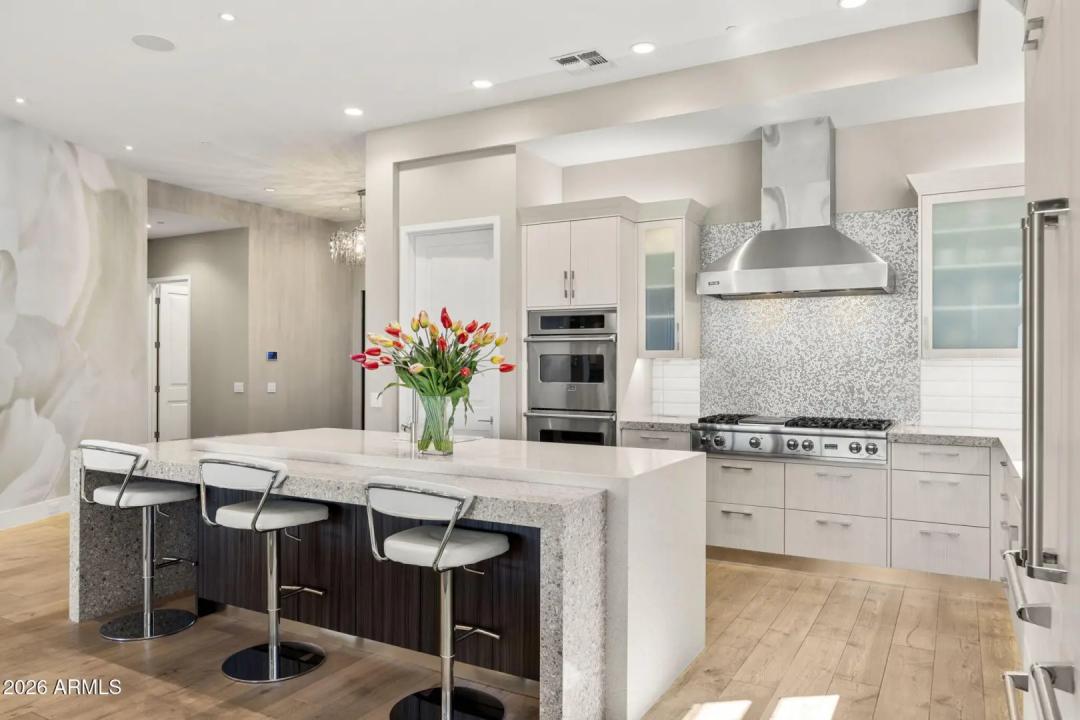Real Estate Picture 21