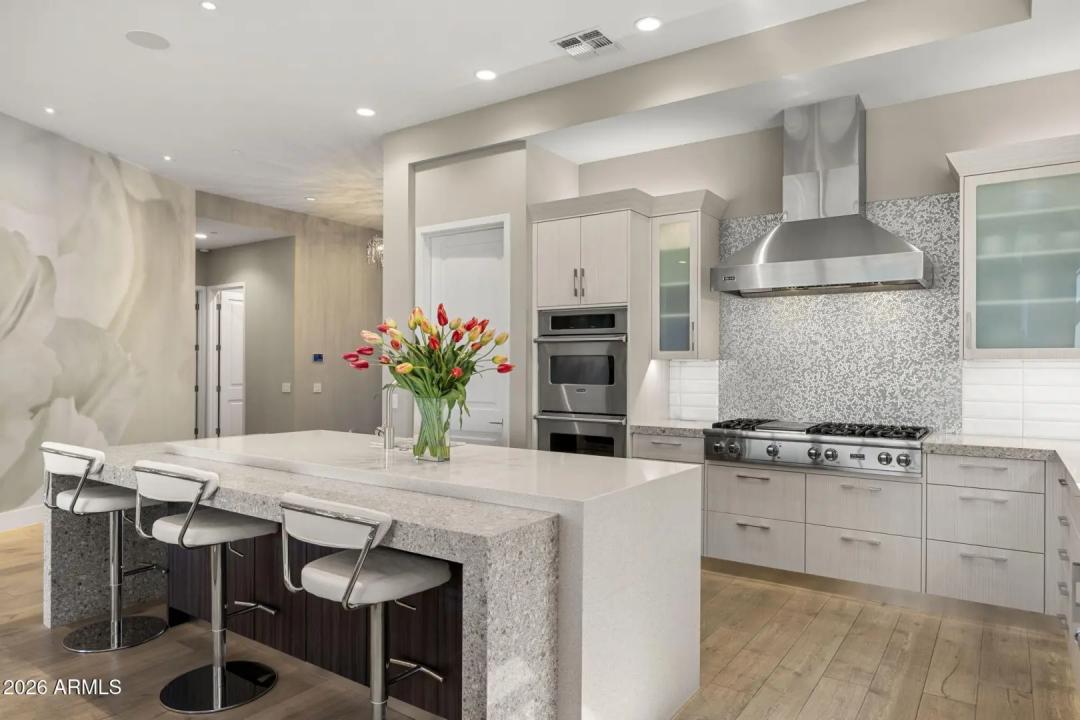 Real Estate Picture 22