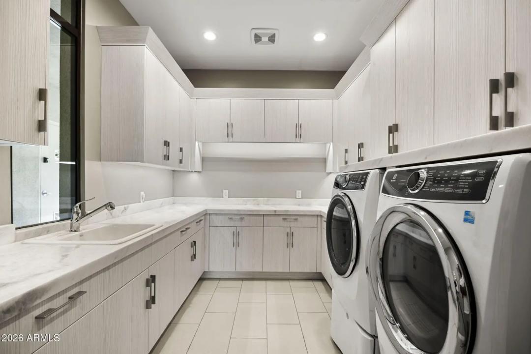 Real Estate Picture 42