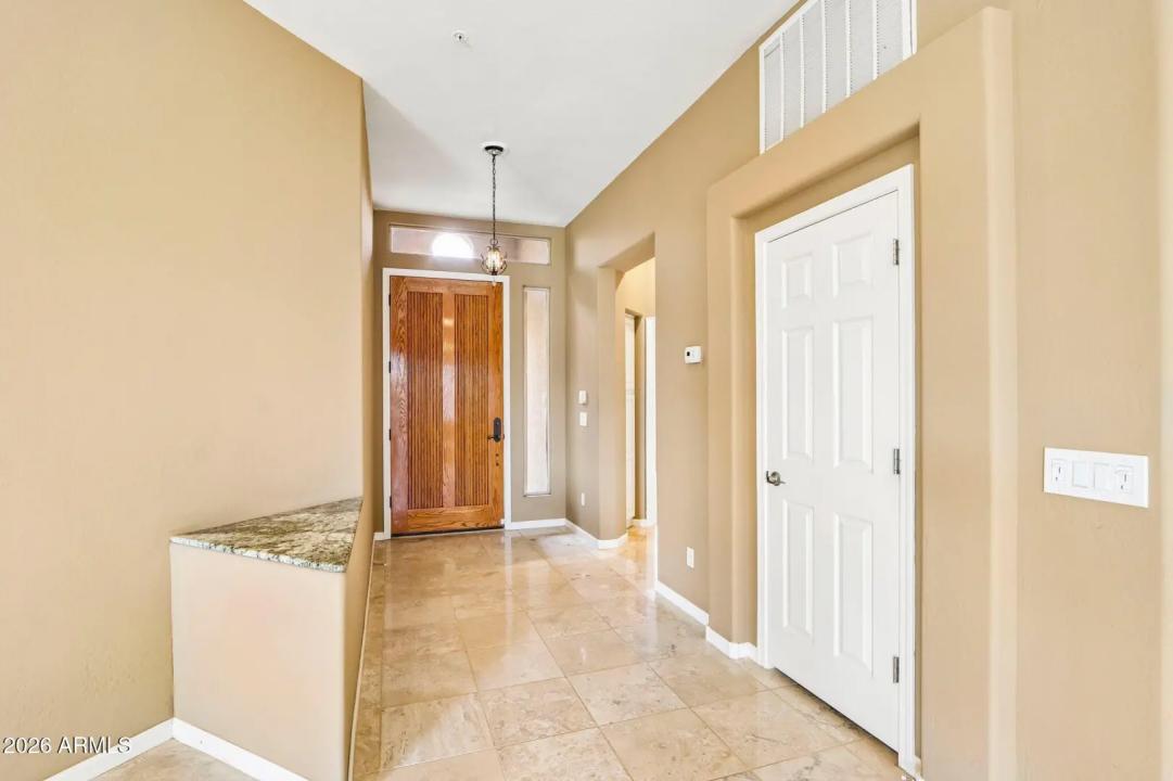 Real Estate Picture 4